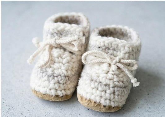 Knitted boots Approx 5” 3 months
